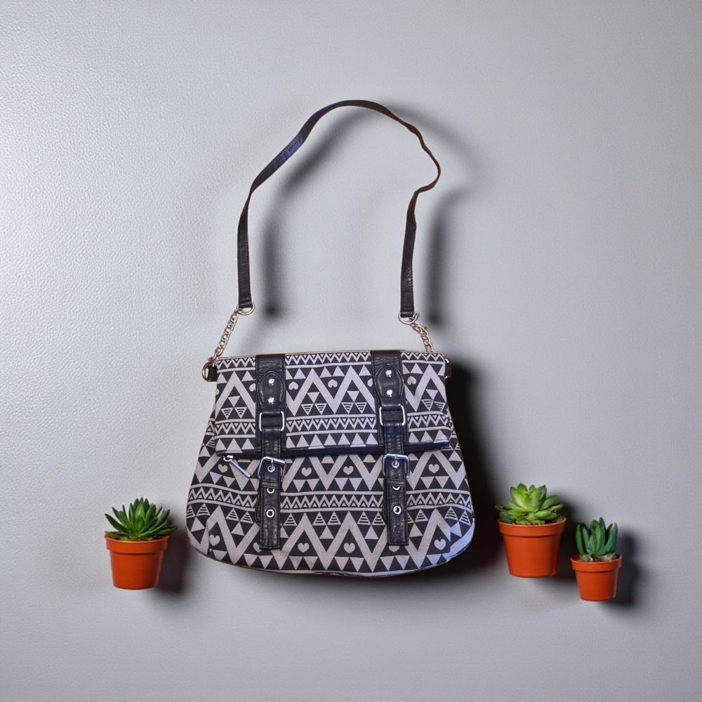 Geometric Patterned Shoulder Bag - Black and White Candie's